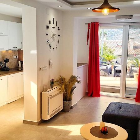 Apartments Nancy โกตอร์ ภายนอก รูปภาพ