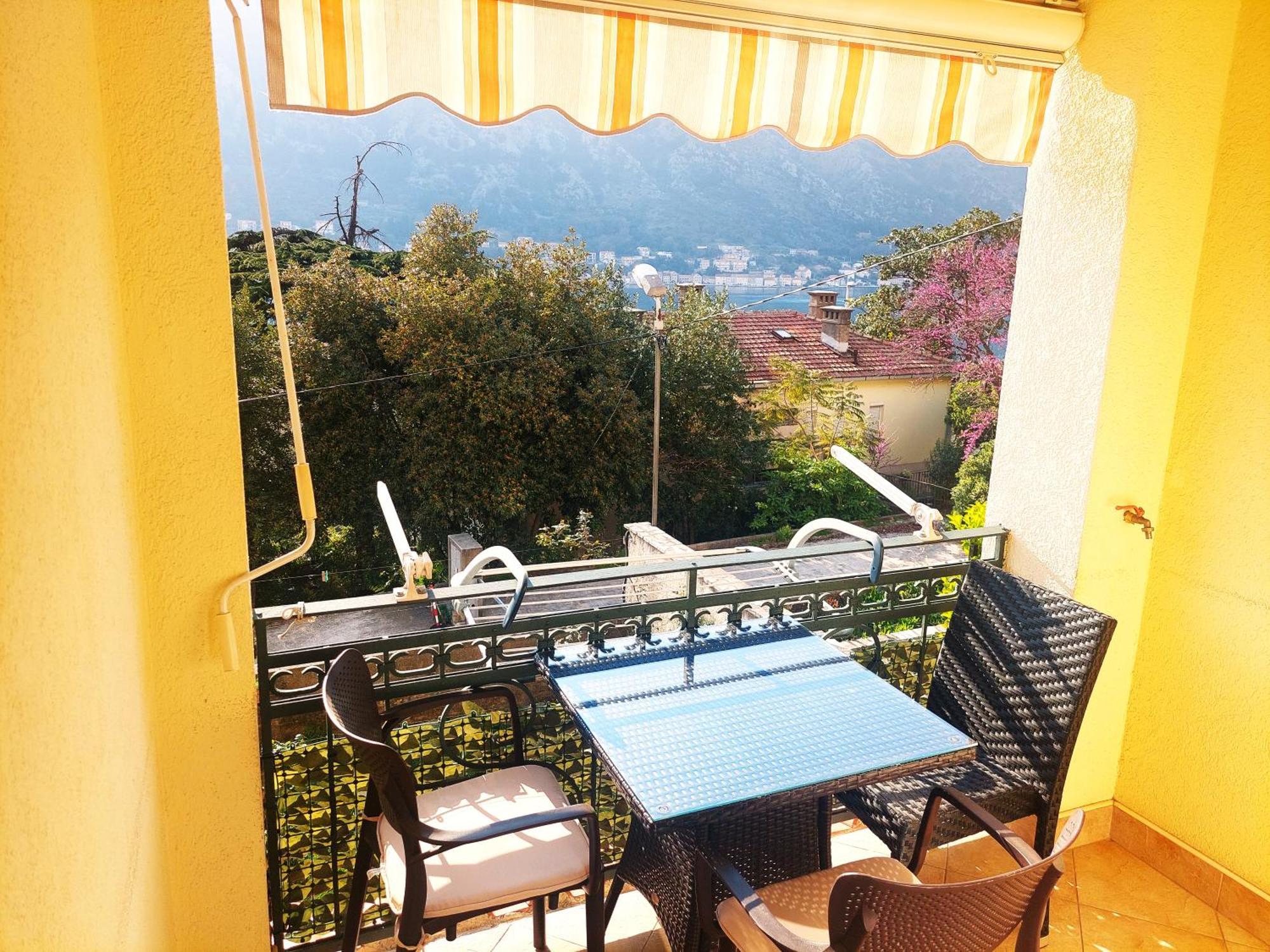 Apartments Nancy โกตอร์ ภายนอก รูปภาพ