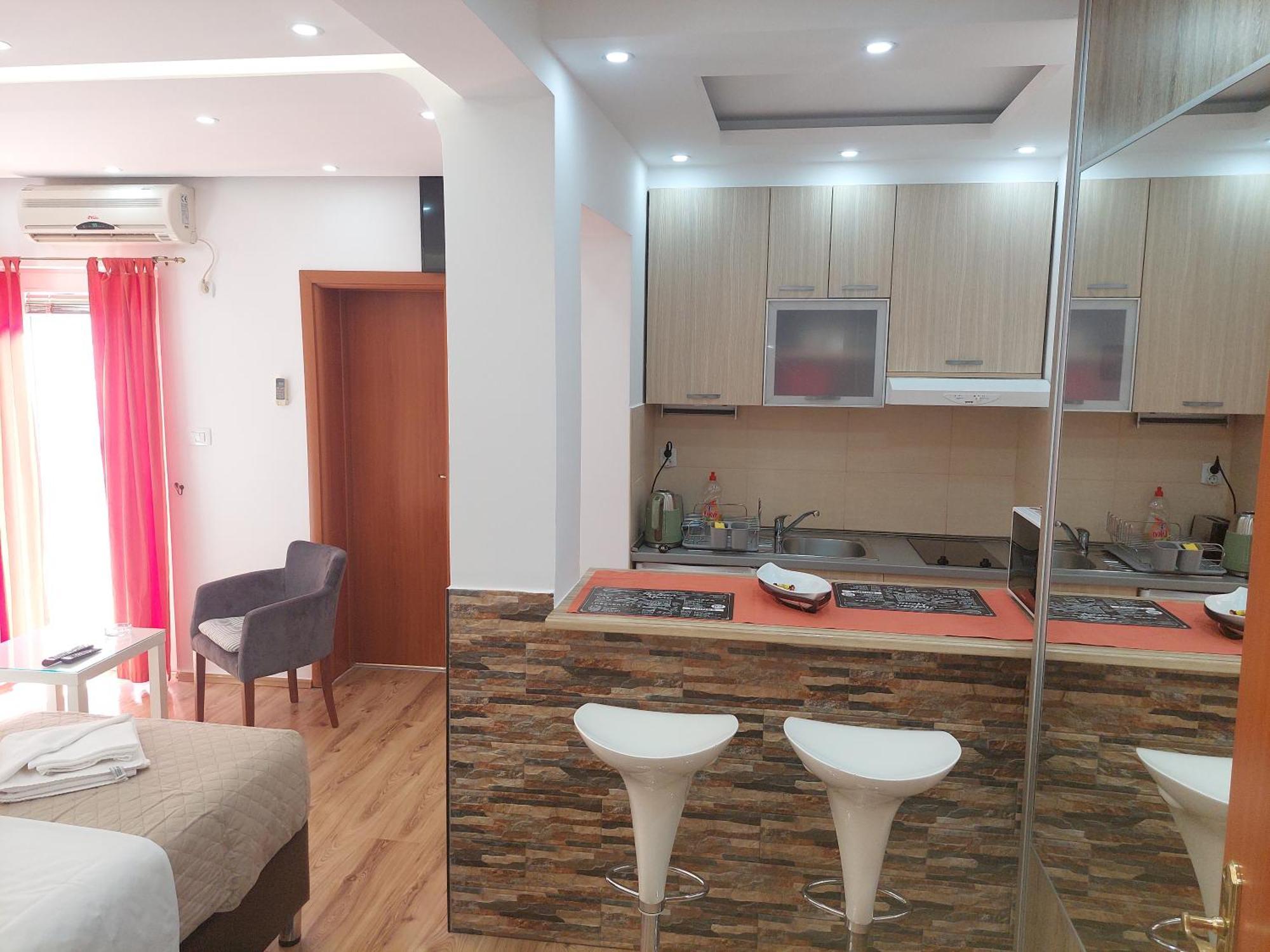 Apartments Nancy โกตอร์ ภายนอก รูปภาพ