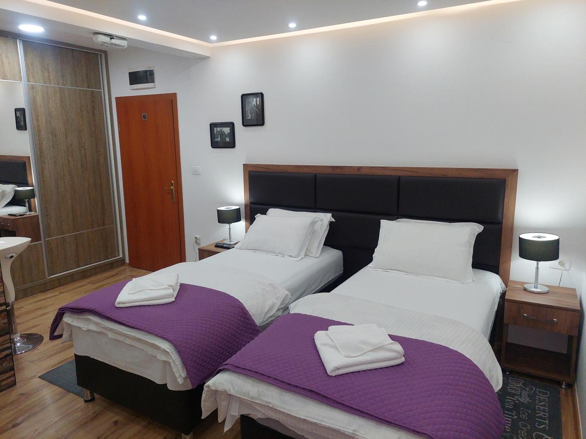 Apartments Nancy โกตอร์ ภายนอก รูปภาพ