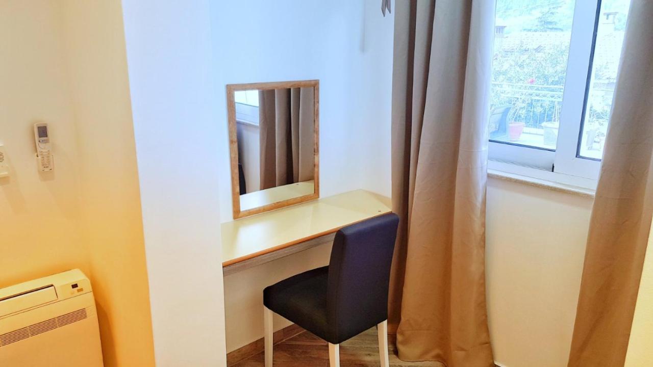 Apartments Nancy โกตอร์ ภายนอก รูปภาพ